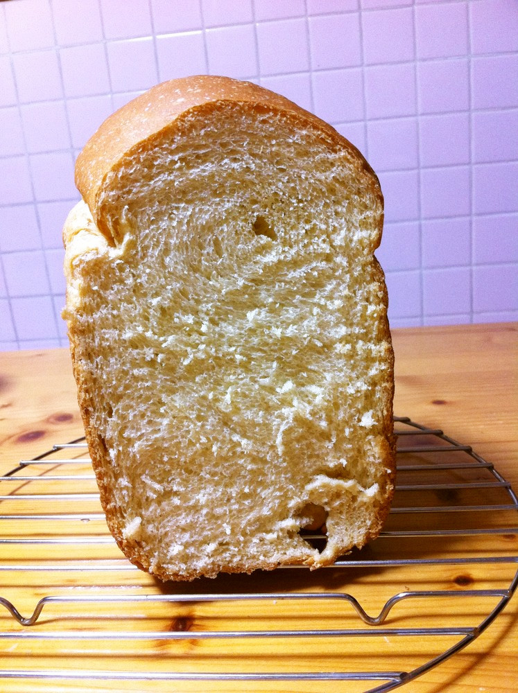 ホームベーカリーでプリン食パンの画像