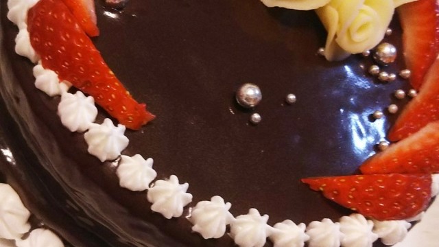 チョコ好きの濃厚ザッハトルテ 15cm レシピ 作り方 By もも ゆみ クックパッド