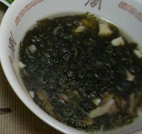 タイ風岩海苔スープ(ゲーン・チュー・サーラーイ)
