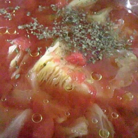 ストーブで。丸ごとキャベツのトマトスープ
