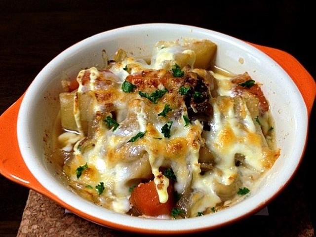 簡単リメイク 肉じゃがマヨチーズ焼き レシピ 作り方 By クックパッド
