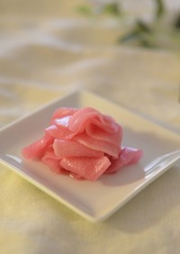 お弁当に♪紫芋粉でピンクの桜大根