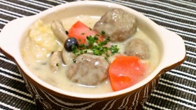 たっぷり白菜と肉団子の豆乳クリーム煮
