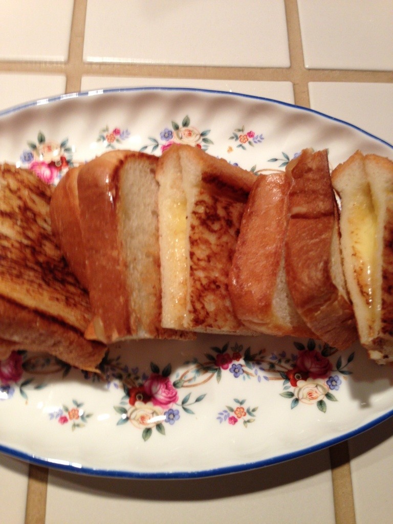 簡単！朝食に食パンチーズサンドの画像