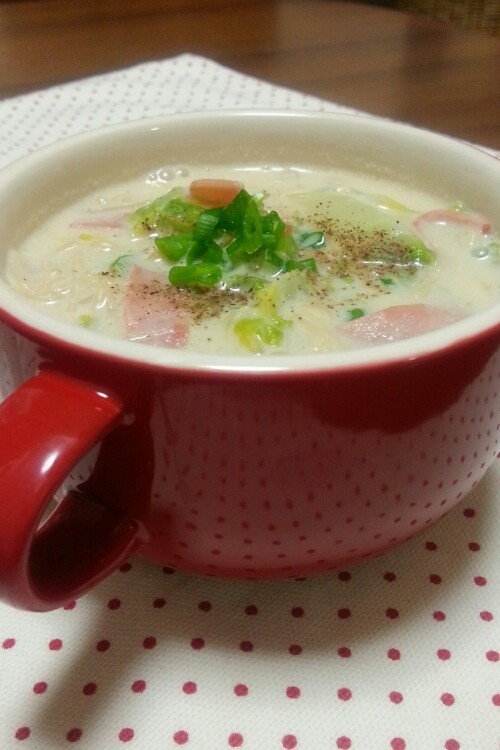 白菜とベーコンの和風だし豆乳スープ☆の画像