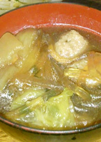 白菜と肉だんごのスープ煮。くずきり入り