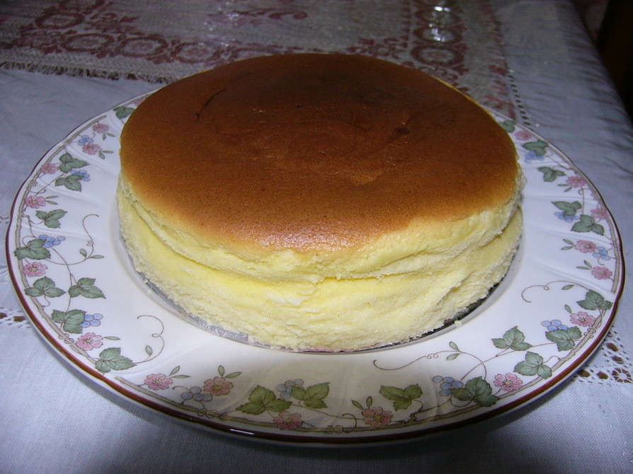 ミニサイズの簡単スフレチーズケーキの画像