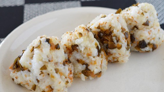 おばぁちゃんの味 キューちゃんおにぎり レシピ 作り方 By 槙かおる クックパッド 簡単おいしいみんなのレシピが351万品