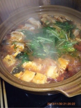 美味しい♪もちチーズバジルトマト鍋☆