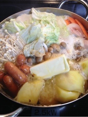 じゃがいもが美味しい!塩バター鍋