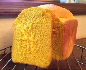 HB かぼちゃたーーっぷり♡黄色い食パンの画像
