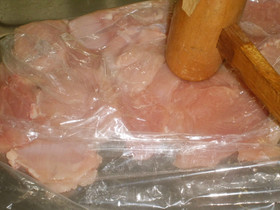 !鳥胸肉をより柔らかくする下処理方法!