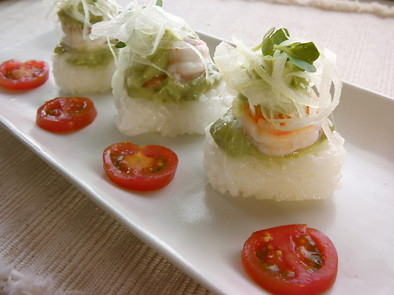 海老と完熟アボカド寿司❤の写真