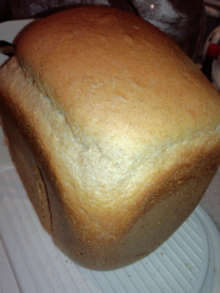 HB ライ麦と全粒粉50%食パンの画像
