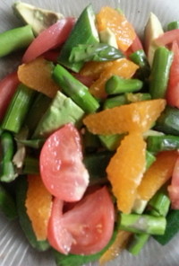 春彩りオレンジと野菜のサラダ
