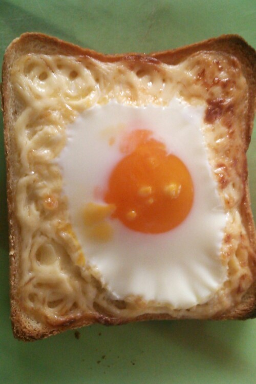 マヨたまトーストの画像
