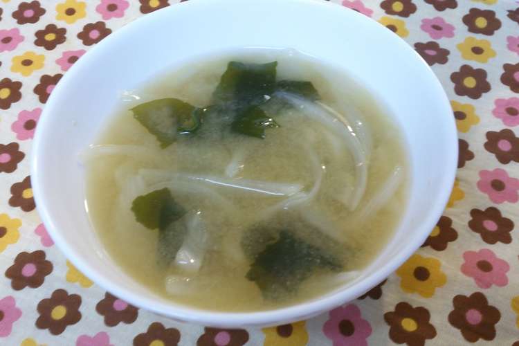 新玉ねぎとだいこんとわかめの味噌汁 レシピ 作り方 By まいmama0322 クックパッド 簡単おいしいみんなのレシピが370万品