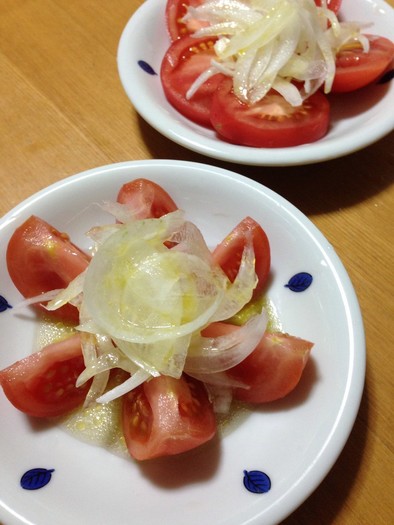 トマトと玉ねぎでサラサラさらだ☆の写真
