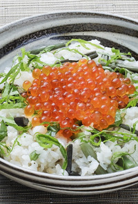 イクラ山菜寿司