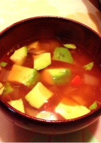 スープで美味しいアボカドのスープ
