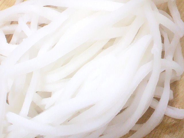 米粉で 手打ちライスヌードル レシピ 作り方 By ｍini クックパッド 簡単おいしいみんなのレシピが378万品