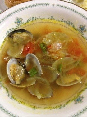 カレー風味アサリのスープの画像