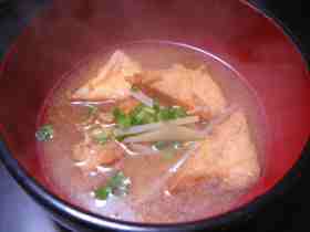 揚げたて豆腐の味噌汁