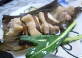 鶏胸肉と肉厚椎茸の昆布蒸し~簡単ヘルシー