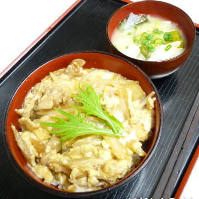 もやしと豚バラ肉の節約たまご丼ぶり レシピ 作り方 By むうみん１５ クックパッド 簡単おいしいみんなのレシピが354万品