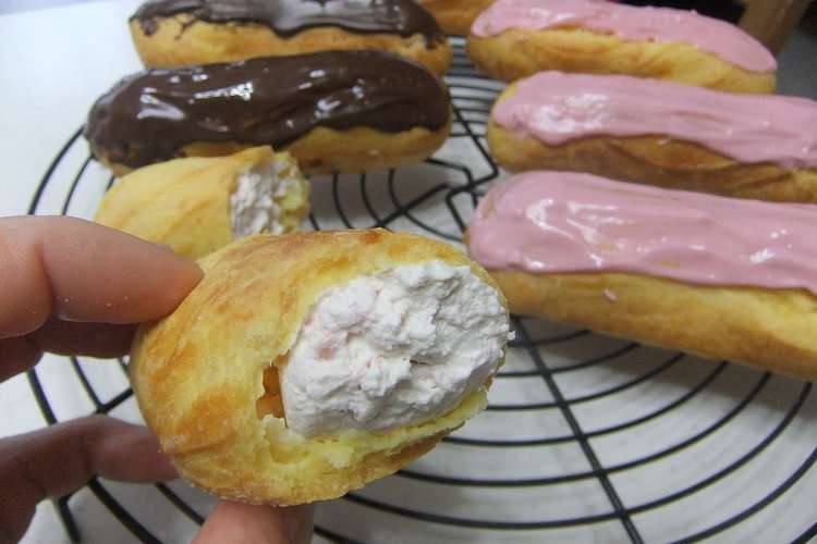 ピンクのエクレア 中身はチーズクリーム レシピ 作り方 By ケーキとパンの先生 クックパッド