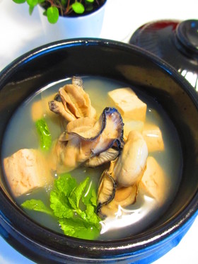 牡蠣と大根・豆腐の旨みスープ。