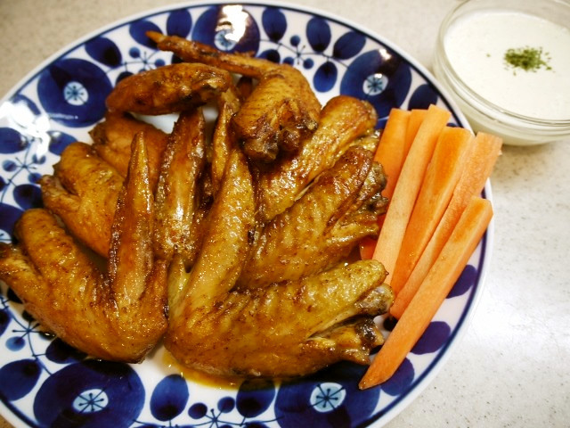 スロークッカーハニーバッファローチキンウィングのレシピ