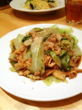 豚肉と油揚げのレタス味噌炒め