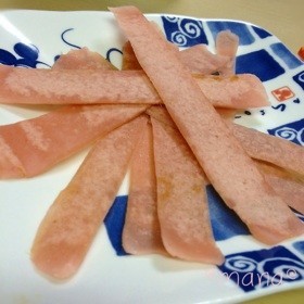 ベーコンもどき☆レンチン魚肉ソーセージの画像