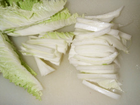 ご存知?鍋が美味しくなる白菜の切り方♪
