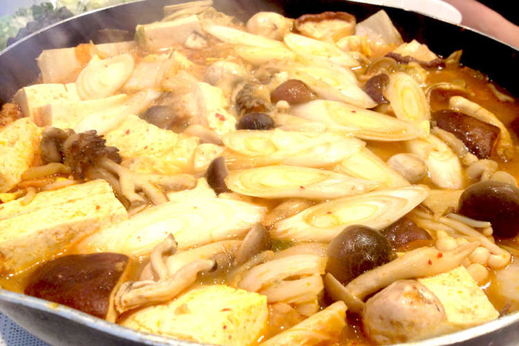 辛くなく野菜もたっぷり簡単 キムチ鍋 レシピ 作り方 By よんぐり クックパッド