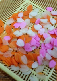 お弁当に彩りプラス・桜の花びら飾り