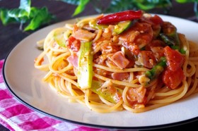 アスパラとベーコンのトマトパスタ