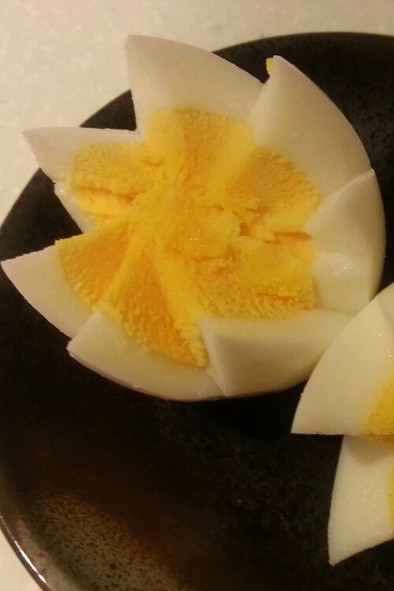 お弁当に！茹で卵の飾り切りの写真