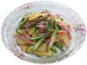 アスパラとじゃが芋のベーコン炒め