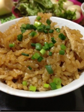 市販のすき焼きのタレで炊き込みご飯☆