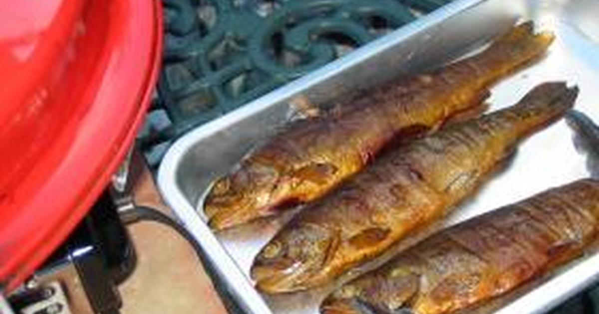 ニジマスのさ っと燻製 レシピ 作り方 By ｋａｙｏsan クックパッド 簡単おいしいみんなのレシピが361万品