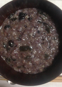 黒米と黒小豆と玄米と雑穀の黒い粥