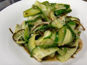 塩昆布と白だしが決め手★きゅうりの和え物