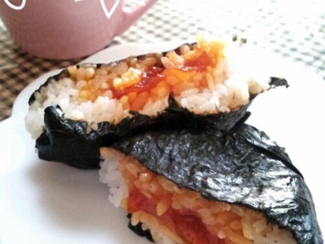 醤油漬け卵で卵かけご飯風おにぎり レシピ 作り方 By 瑠衣ちゃん クックパッド