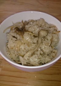 舞茸と生姜とﾀﾞｼﾀﾞだけ♪炊き込みご飯