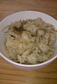 舞茸と生姜とﾀﾞｼﾀﾞだけ♪炊き込みご飯