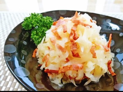 カリカリベーコンと大根の簡単サラダ副菜♪の写真