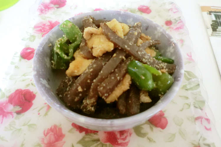 こんにゃく ピーマン 油揚げの和おかず レシピ 作り方 By Pakira555 クックパッド