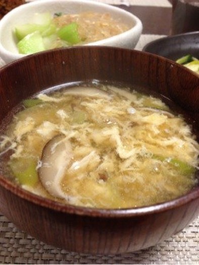 干し椎茸の中華スープの写真